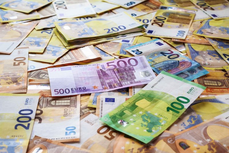 How to Choose the Right Bank: A Smart Guide for Your Money